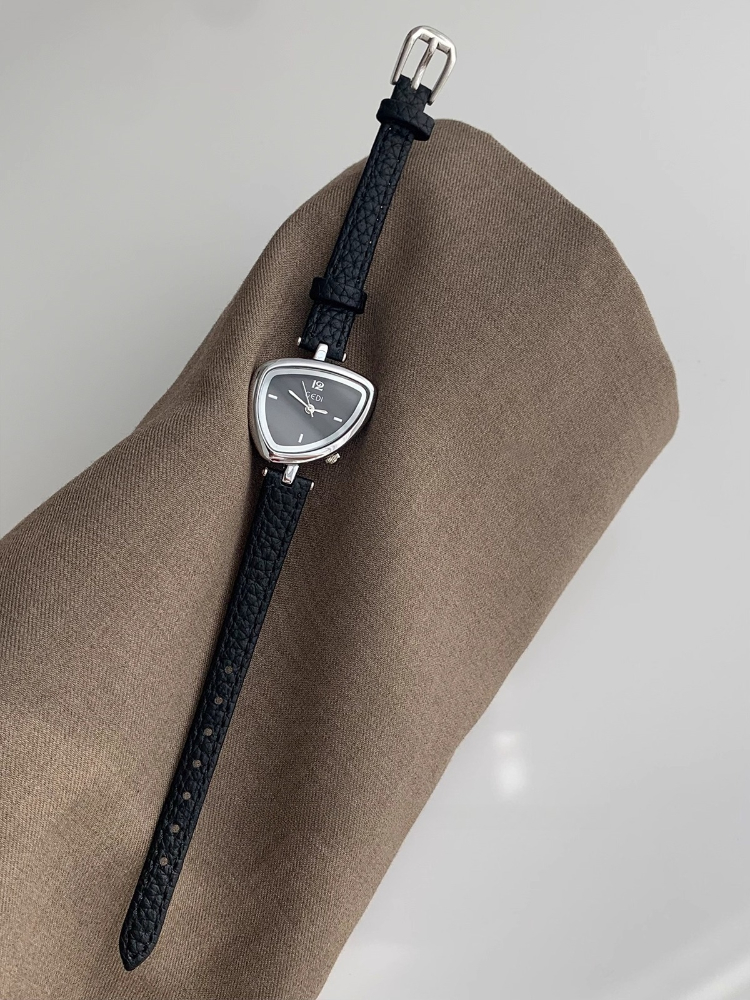 Women Quartz Watch Simple Gold - đánh giá và giá Watch Triangle Luxury