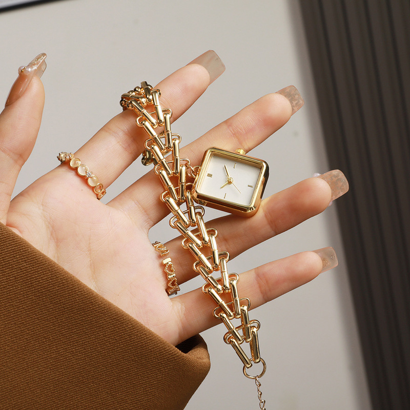 Women Quartz Watch Light Luxur - đánh giá và giá Watch Triangle Luxury