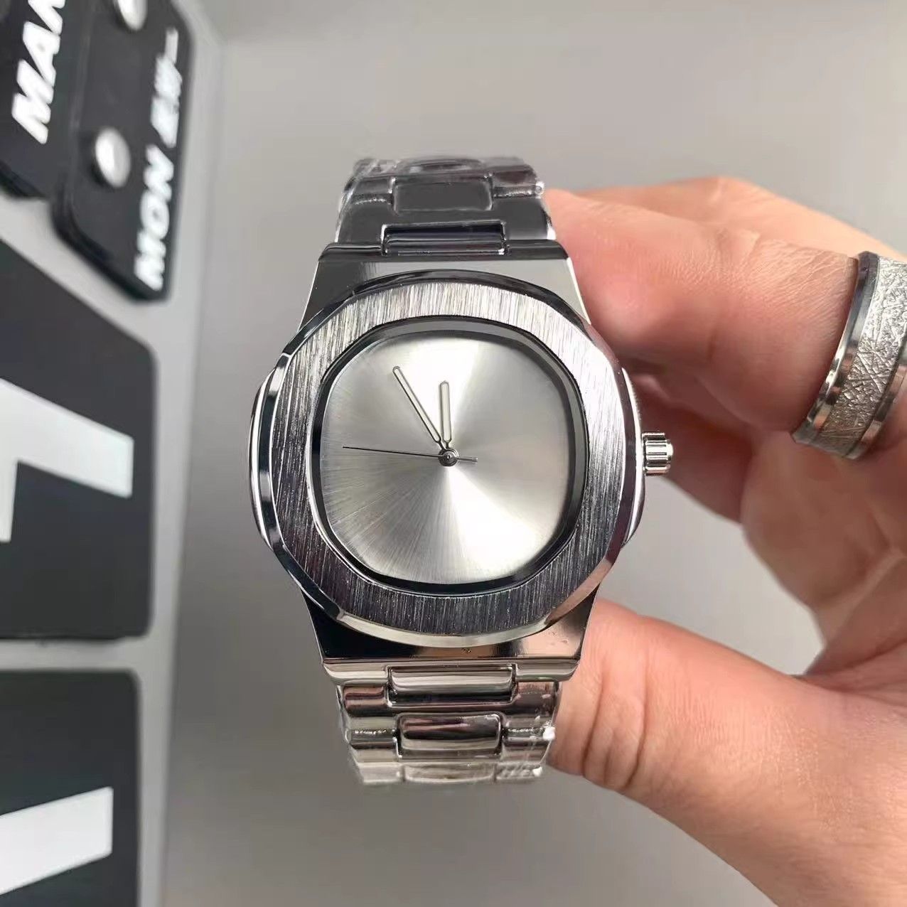 Custom Logo Men's Quartz Watch - đánh giá và giá Luxury Watch Brands Logo